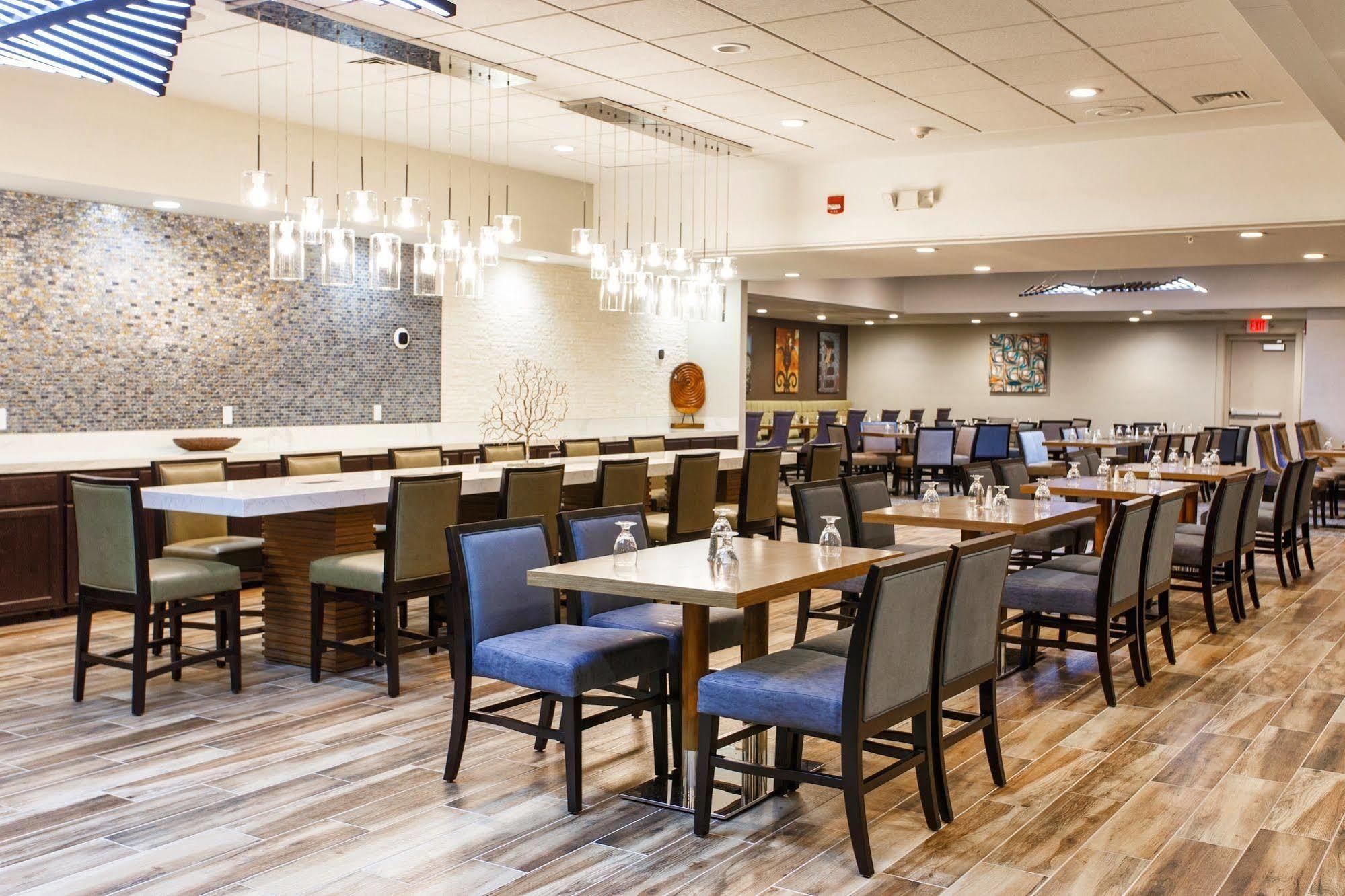 Doubletree By Hilton Neenah Eksteriør billede
